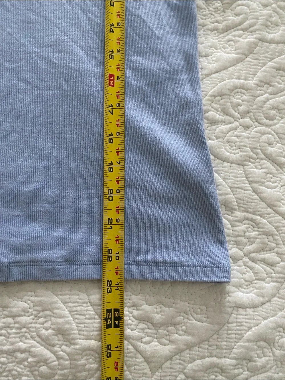 Aritzia HomeStretch™ Rib Tune
Stretchy ribbed cotton t-shirt Light Blue - Picture 5 of 9